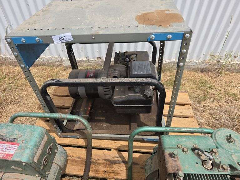 Campbell Hausfield 2500 Watt Generator w/Briggs & Stratton 5hp Motor