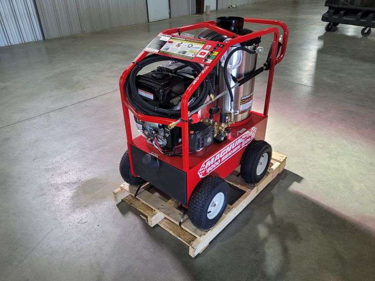 Magnum 4000 Series Gold Pressure Washer w/Wand