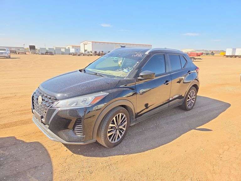 2021  Nissan  Kicks SV  SUV 4D
