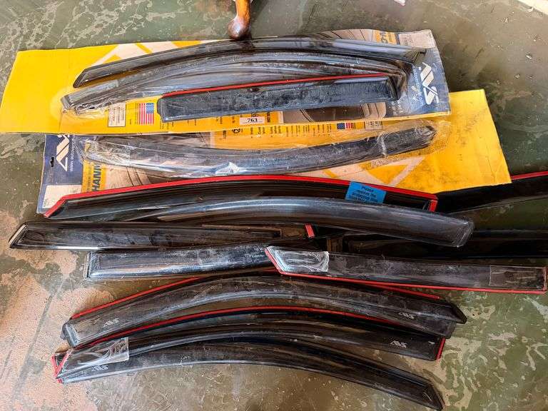 AVS Auto Ventshade Vent Visor/Window Deflector Set