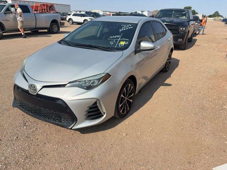 2019 Toyota Corolla L / LE / SE / XLE / XSE Sedan 4D