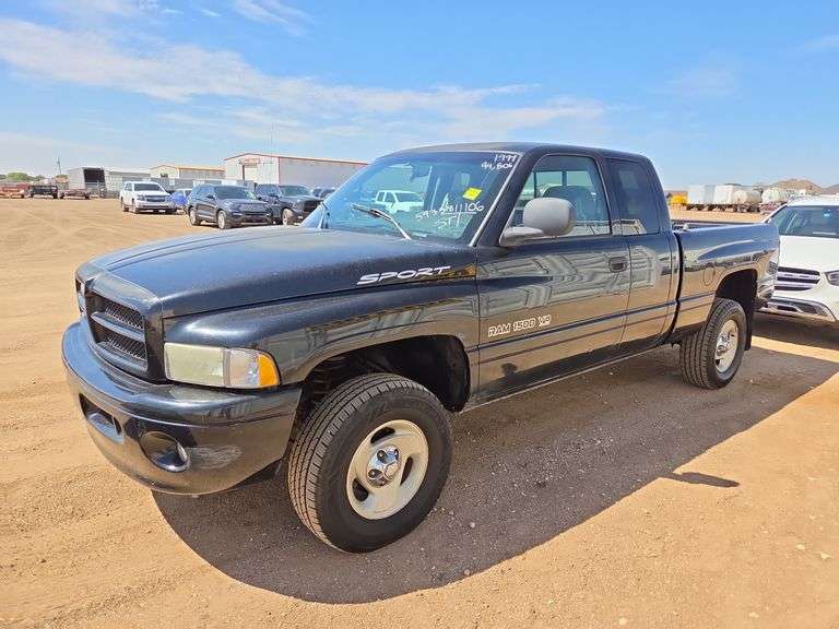 1999  Dodge  Ram 1500 Laramie SLT / ST  Quad Cab 4D