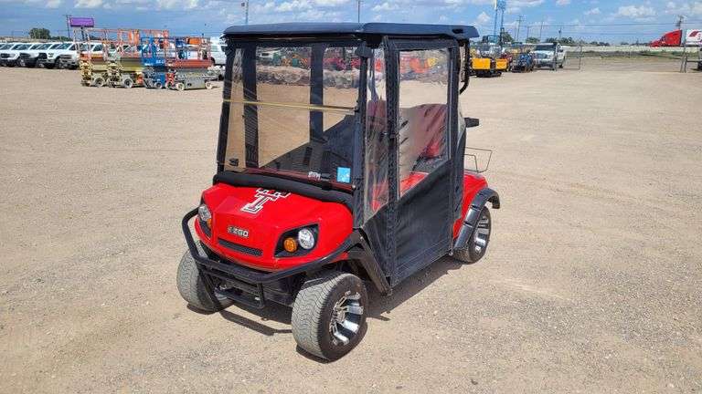 2013  E-Z-Go TXT  Golf Cart