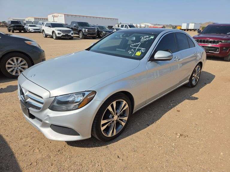2016 Mercedes-Benz C Class C300 Luxury Sedan / 4D