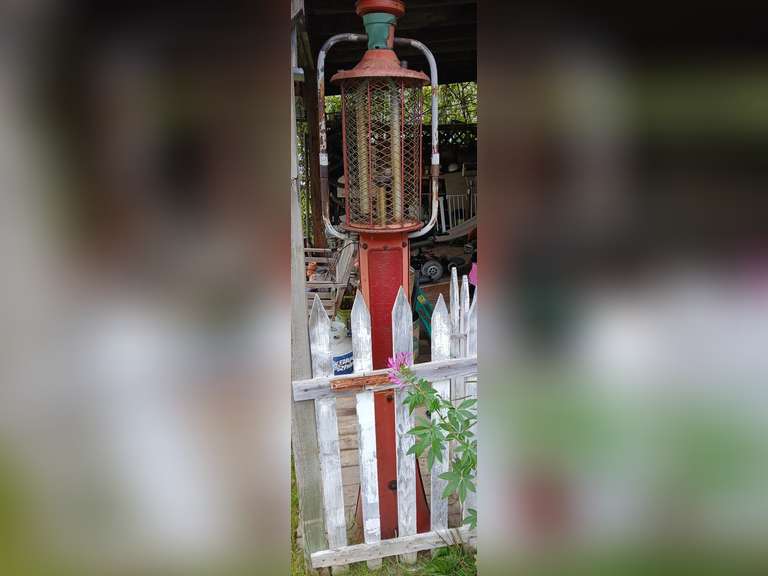 Early Fry Mae gas pump. Customer states pump is functional