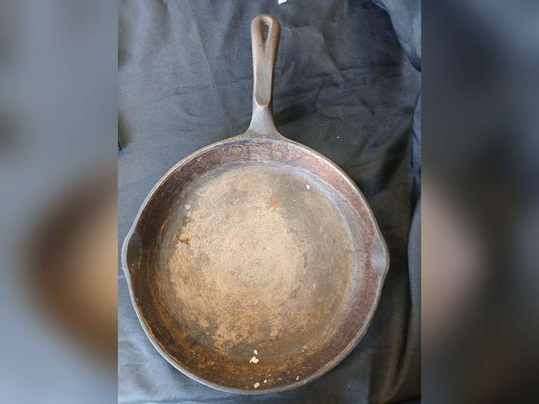 Wagner 1891 Original cast iron 10.5" skillet. Made in USA