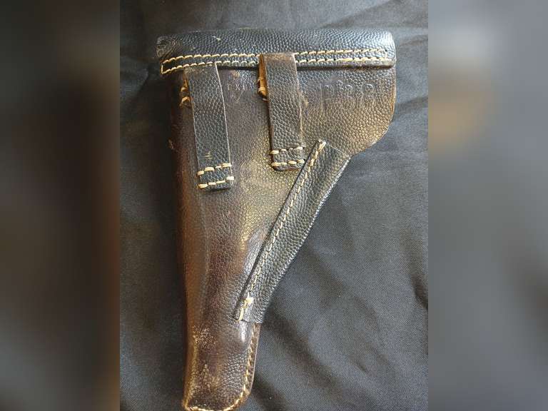 Leather upholstered Behorden Black Ersatz gun holster marked "P38". This fits the Radom Vis P.35 9mm in lot 5