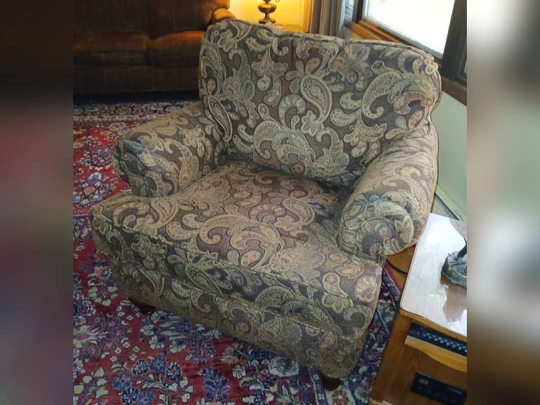 Flexsteel brown paisley oversized chair