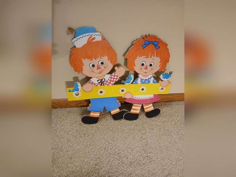 Raggedy Ann & Andy wood wall display, 20x19