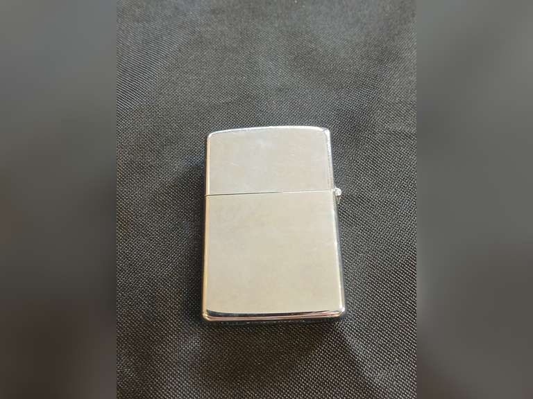 Zippo windproof metal lighter. Working