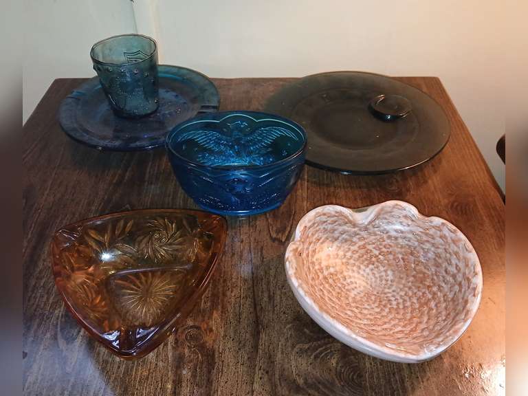 Blue glass, amber ashtray, Murano bubble edge ashtray