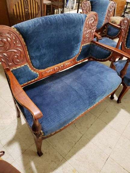 Blue small bench couch & 2 chairs