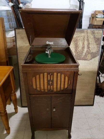 Vintage Brunswick Victrola Phonograph
