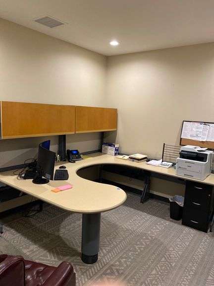 3-Piece Office Desk With Overhead Cabinets