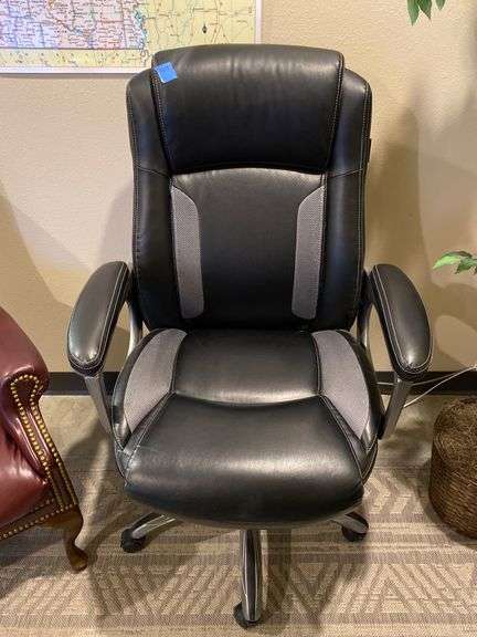 Black Leather and Mesh Office Chair with Armrests
