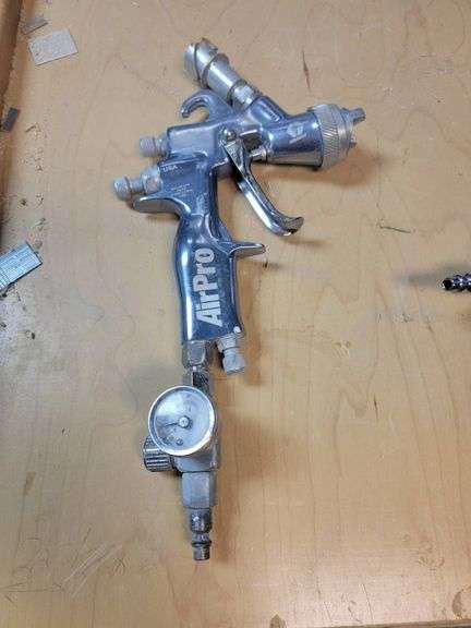 Graco AirPro Spray Gun with Pressure Gauge