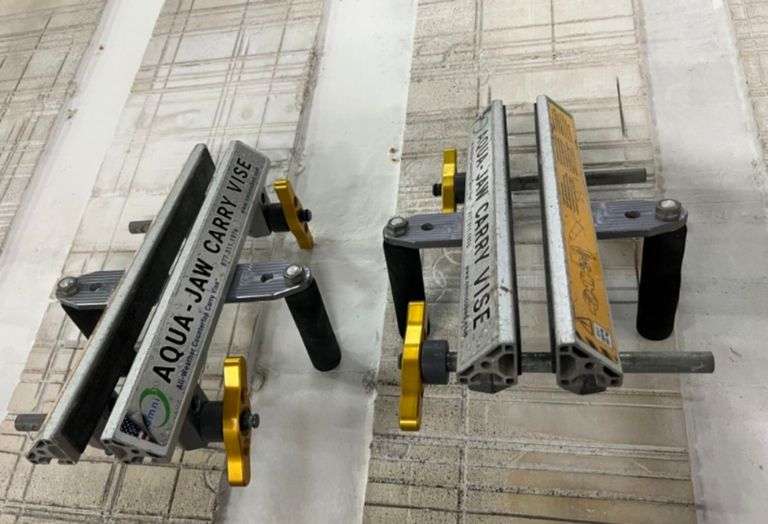 Aqua jaw carry vice set
