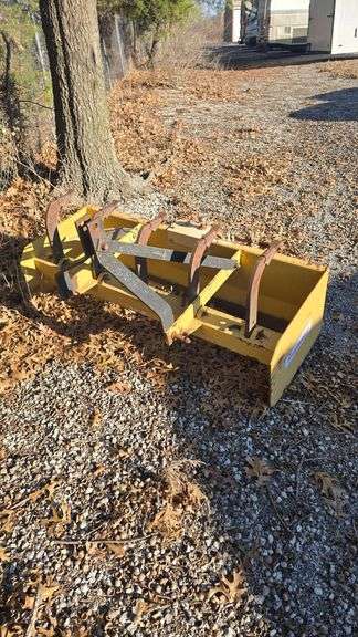 5ft king Kutter box blade. Located 1.5 Mi east of Springfield MO