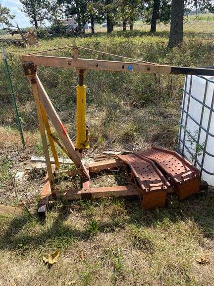 Hydraulic Engine Hoist with Ramps