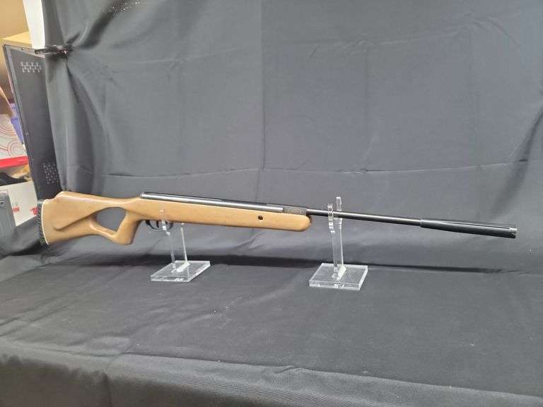 Benjamin  Titan NP nitro  model BW8M 22np .22 cal serial number 813x23518