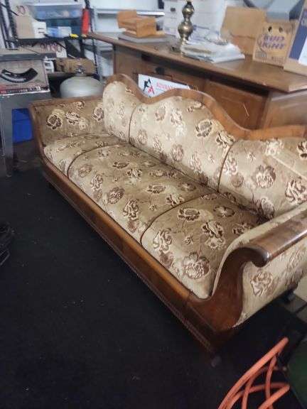 Brown rose antique couch great condition & heavy