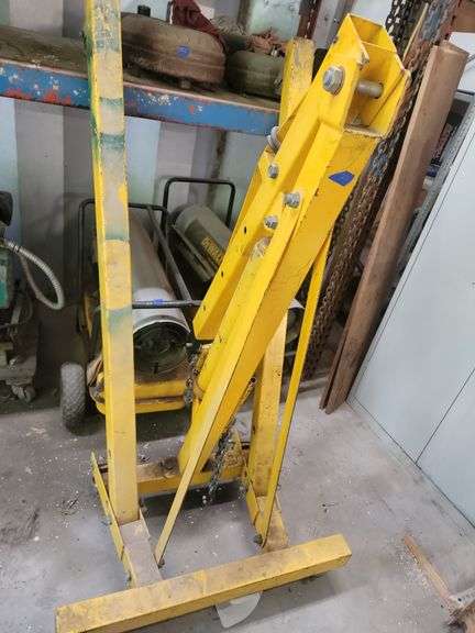 Yellow 2 ton steel hydraulic air lift