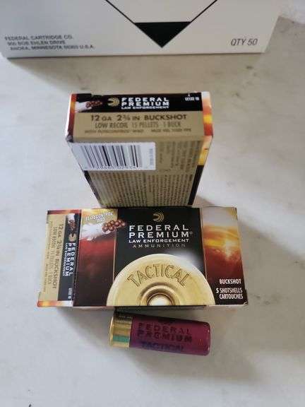 Federal ammunition 12 gauge 2 and 3/4-in buckshot, 10 shells