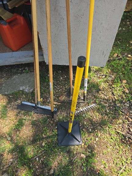 Rakes, tamper squeegees and pick - Advantage Auction