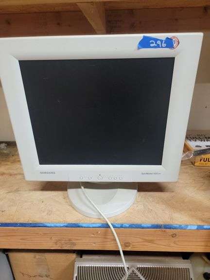 Samsung computer monitor - Advantage Auction