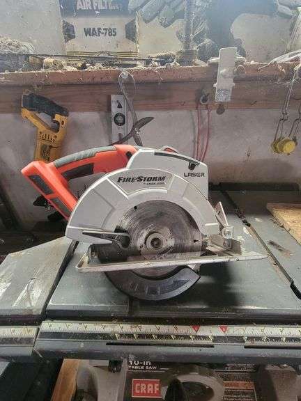 Black & Decker Firestorm circular saw,no battery