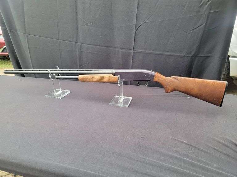 12 Gauge Pump-Action Shotgun, Chambered for 2 3/4 & 3 in Shells