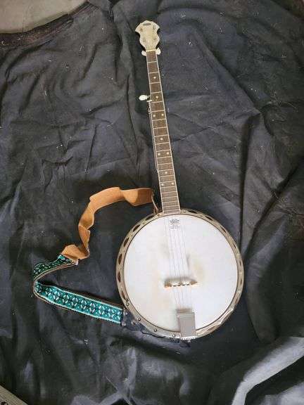 Vintage Star 4-String Banjo With Case and Strap