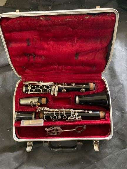 Bundy H & A Selmer Clarinet with Case