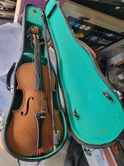 4/4 Violin with Bow and Case