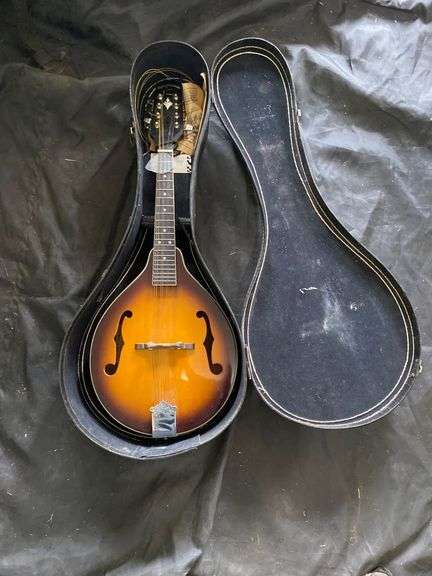 Sigma Mandolin with hard Case, Sunburst Finish, 8-String