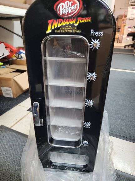Indiana Jones/Dr Pepper 10 Mini Vending Machine,new - Advantage Auction