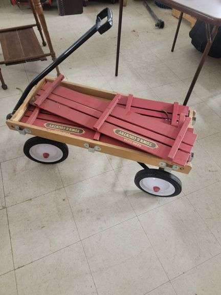 Wooden Pull Wagon with Folding Side Panels
