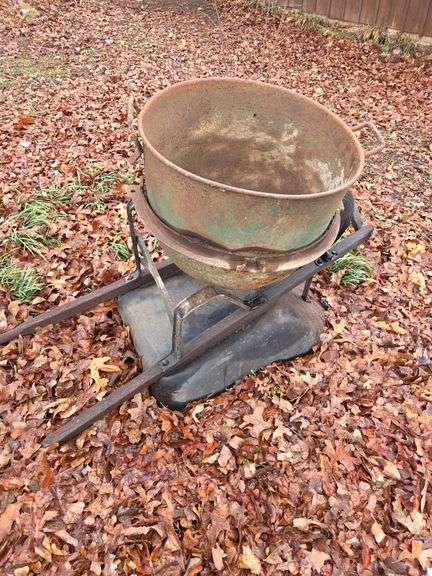 Vintage Metal bowl and wheelbarrow