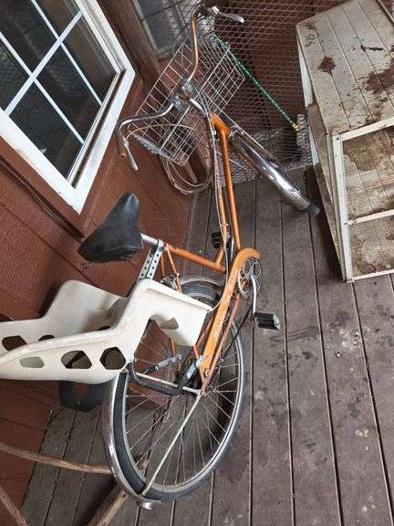 Schwinn Breeze women's Bike and Miscellaneous Items Lot