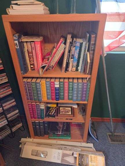 Approximately 4ft Tall Wooden Bookcase, no contents