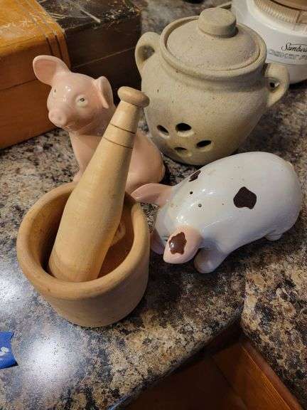 Ceramic Pigs, Mortar and Pestle, and Stoneware Jar Lot