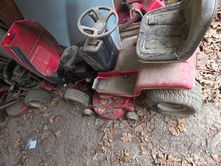 Snapper Riding Lawn Mower with Briggs and Stratton 19 HP Engine