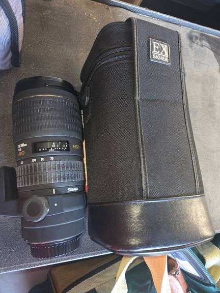Sigma 70-200mm F2.8 EX DG HSM Lens with Carry Case