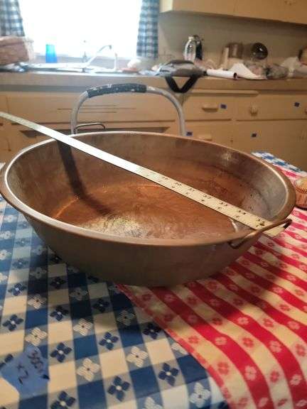 Copper wash pan approximately 18 in diameter