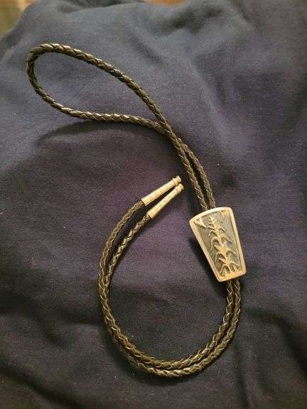Vintage high quality Bolo Tie with Benchmade coinsilver Corn Stalk Slide and Leather Cord