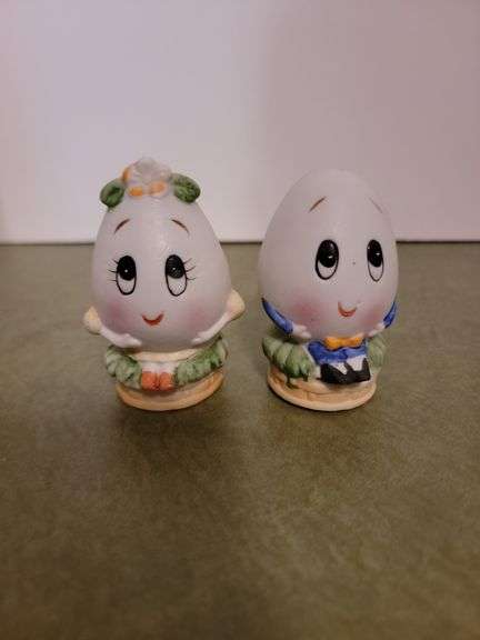 Lefton Humpty Dumpty Salt & Pepper Shakers