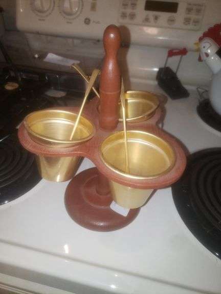 Condiment Server And Salt And Pepper Stand