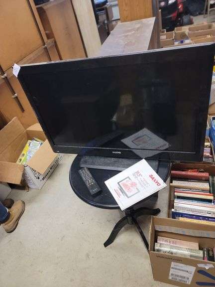 Sanyo 31½ Inch LCD HDTV With Remote, Includes Round Table