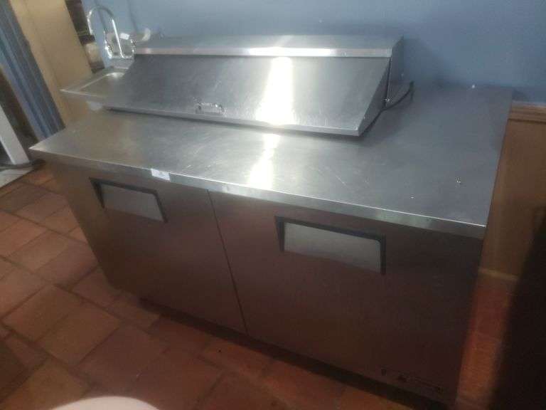 True Refrigerator (Top Lid Damaged)