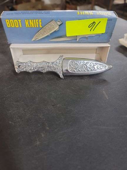 1 Boot Knife With Box